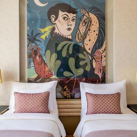 Art Gallery Hotel Bakoe Buitenkant foto